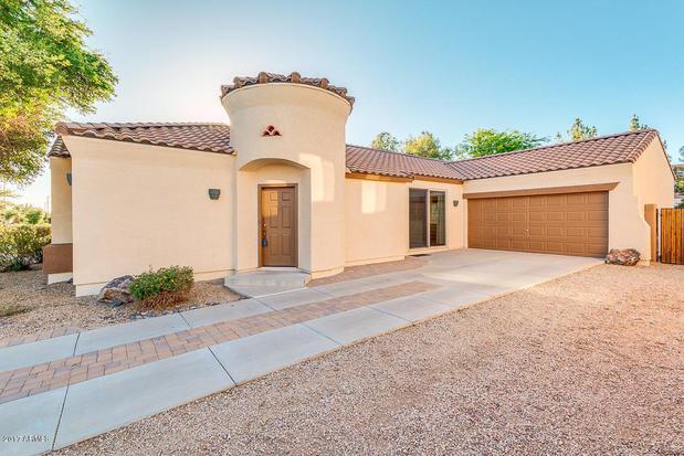 Images Shelli Bronstine, REALTOR | Coldwell Banker Realty