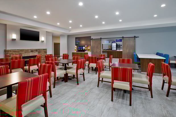 Images Holiday Inn Express & Suites Milwaukee NW – Park Place by IHG