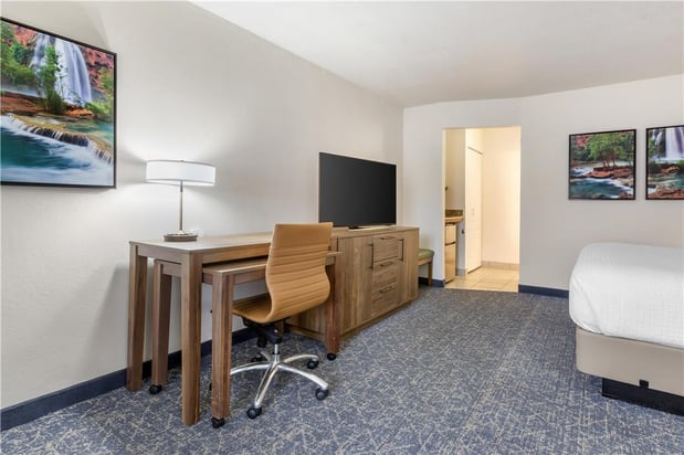 Images Best Western Plus A Wayfarer's Inn and Suites
