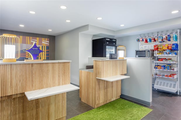 Images Spark by Hilton Clarion