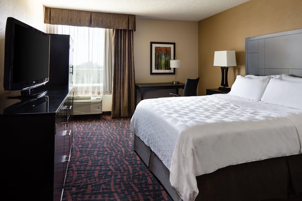Images Holiday Inn Wichita East I-35 by IHG