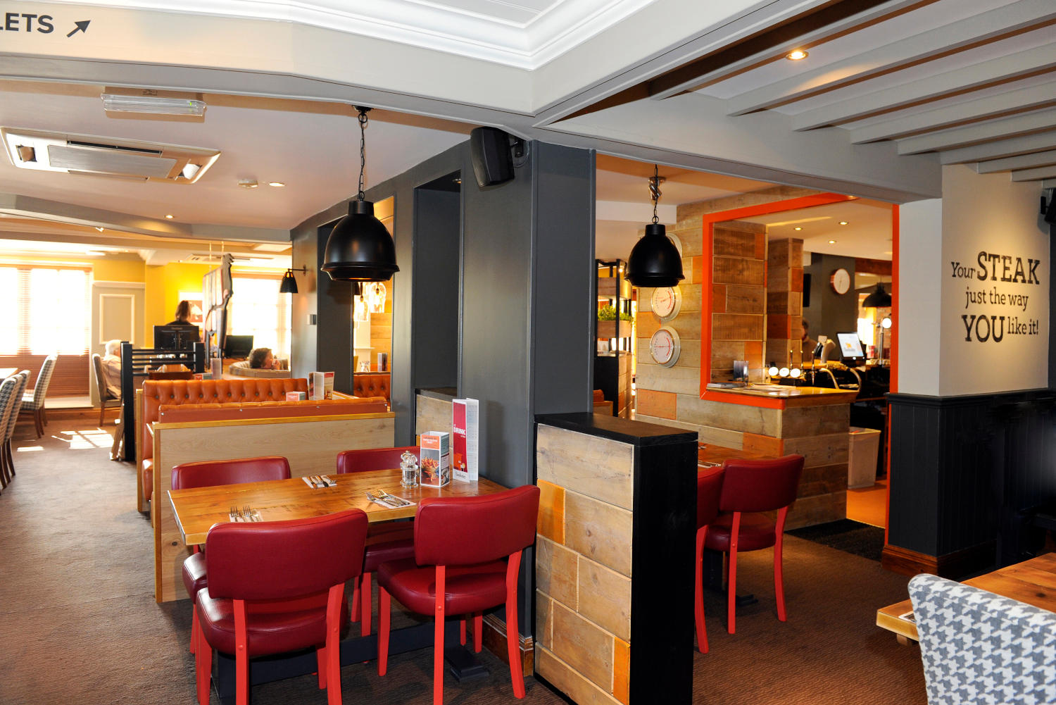Beefeater restaurant Premier Inn Petersfield hotel Petersfield 03333 211391