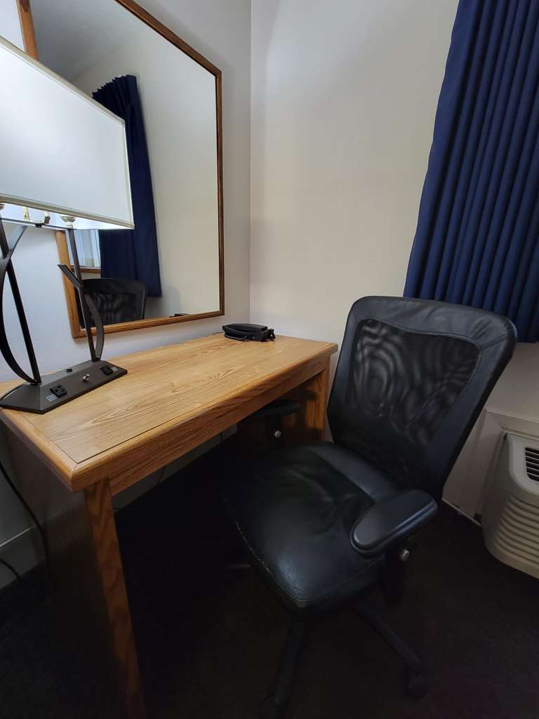 CHAIR DESK