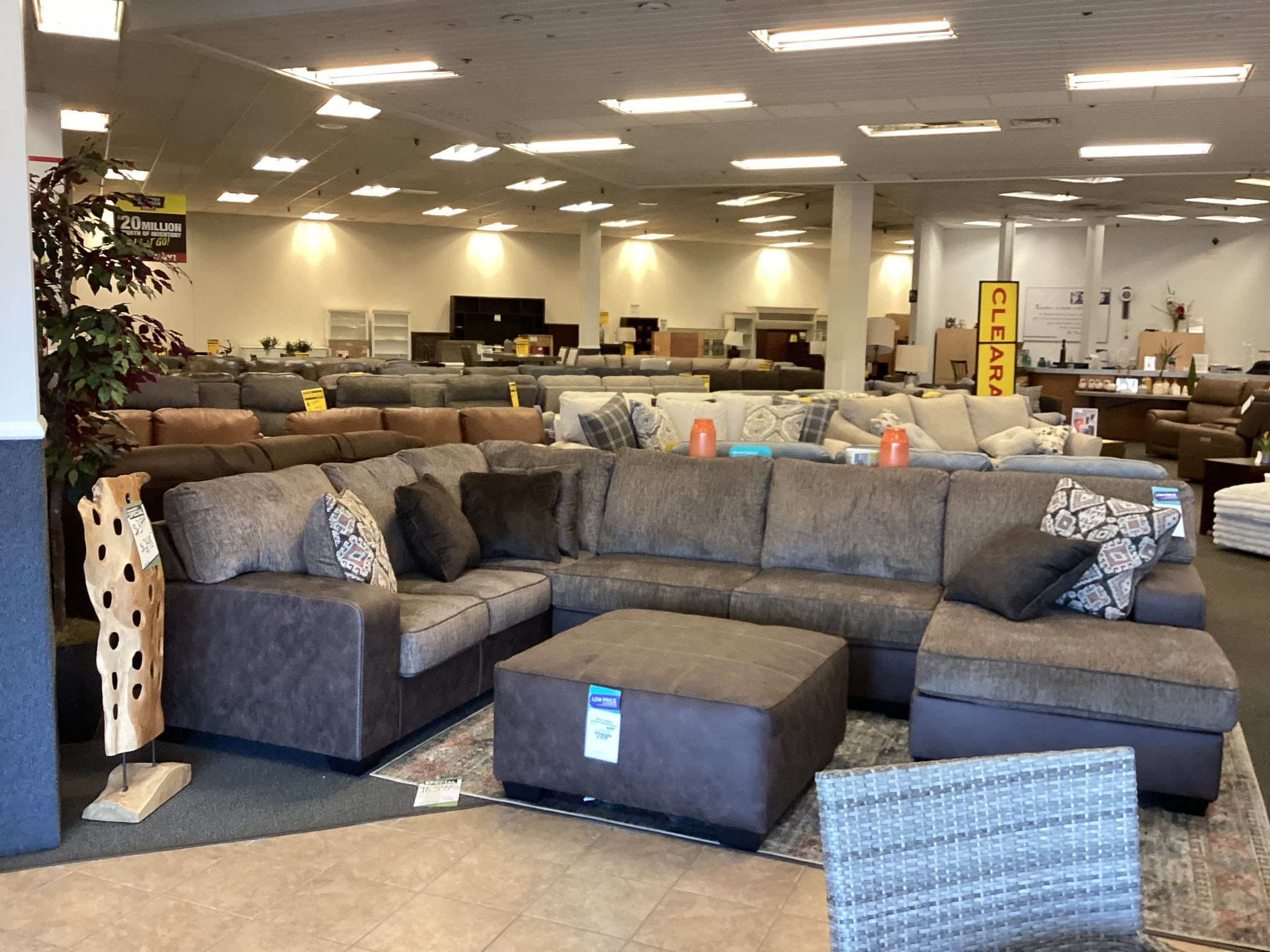 Slumberland Clearance Furniture Store in St. Paul MN