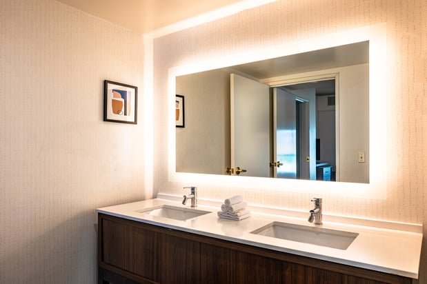 Images Holiday Inn & Suites Oakland - Airport by IHG