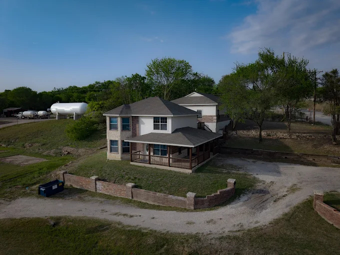 Images Mayra Menchaca: Allstate Insurance