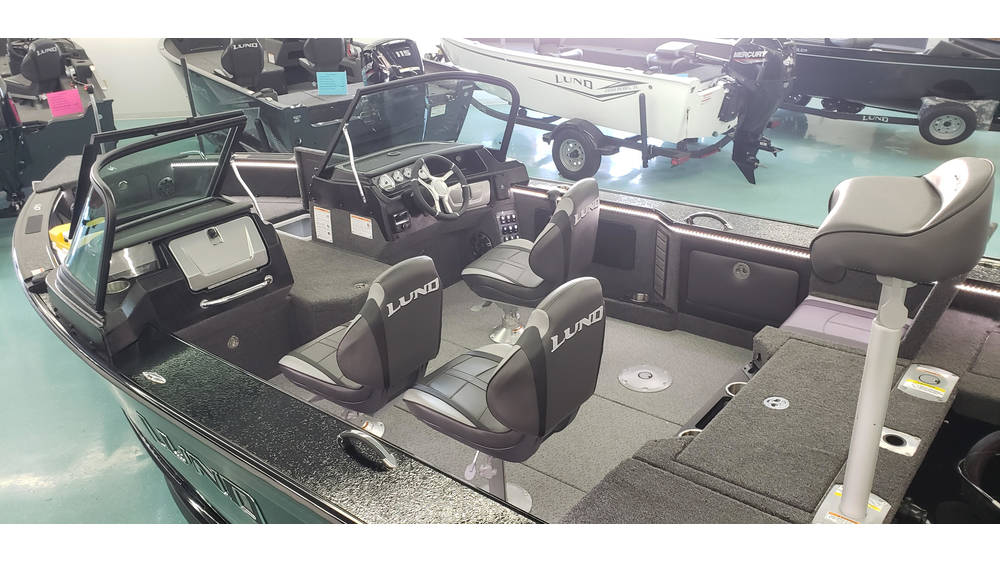 Staples Sports Lincoln Image