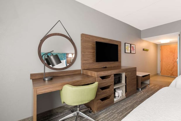 Images Hampton Inn & Suites Charlotte-Airport