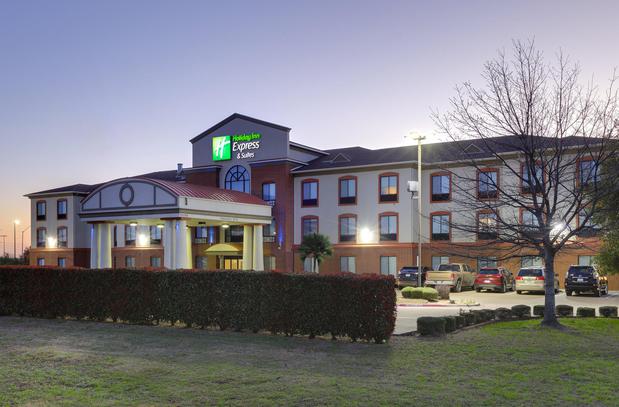 Images Holiday Inn Express & Suites Burleson/Ft. Worth, an IHG Hotel
