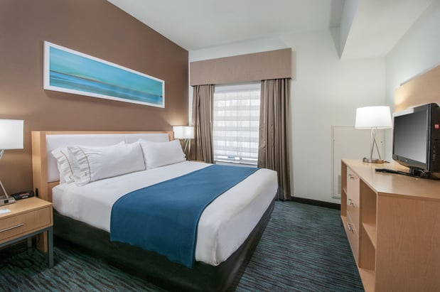 Images Holiday Inn Express & Suites San Antonio Rivercenter Area by IHG