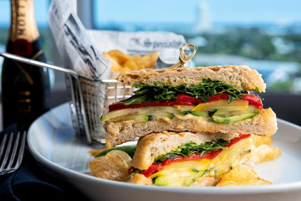 Images Drift Kitchen & Bar - Lido Beach Resort