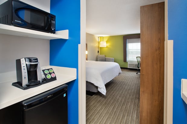 Images Holiday Inn Express & Suites Sunbury-Columbus Area by IHG