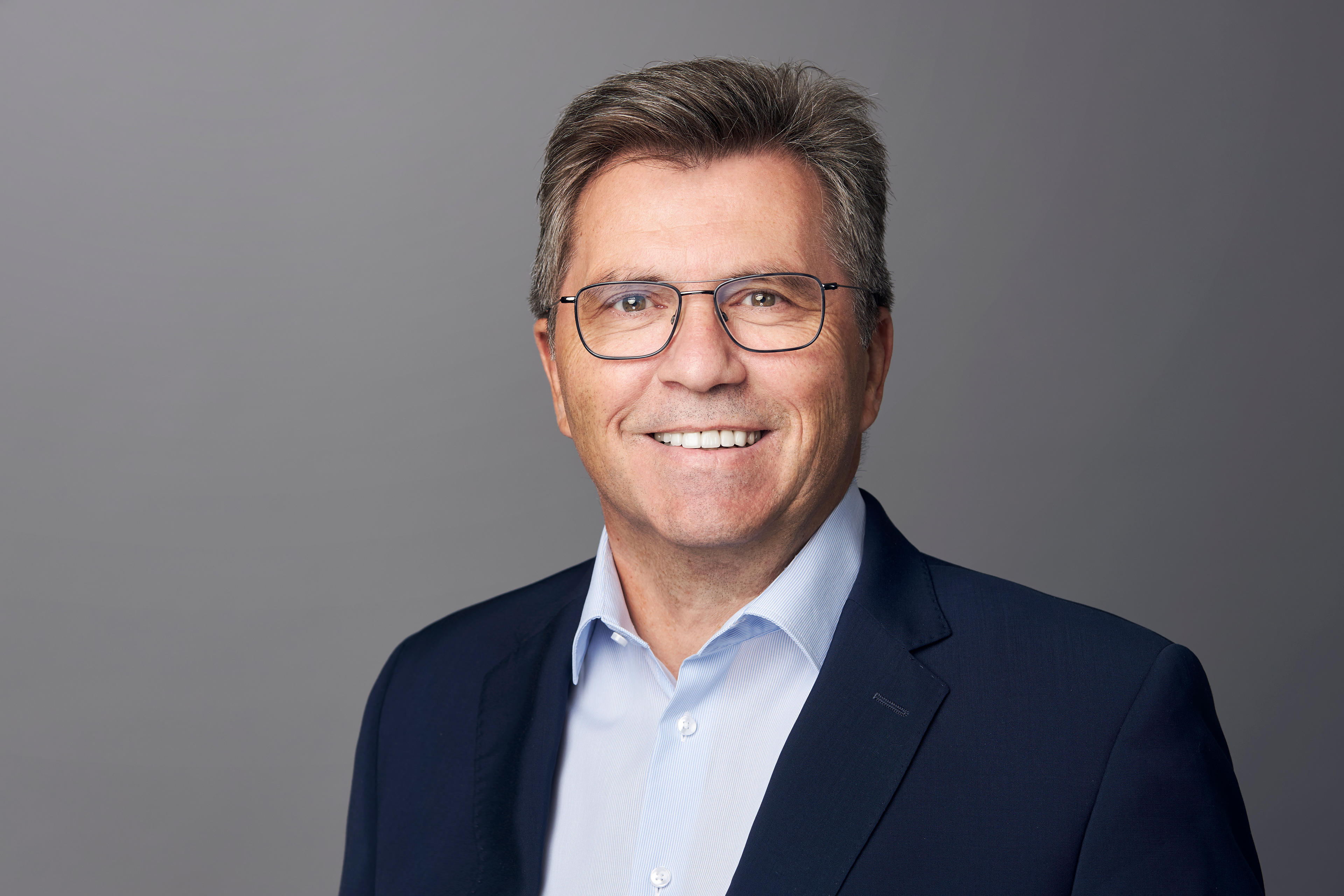 Als ehemalige Führungskraft wechselte Rainer Englert 1997 zur Signal Iduna Döbler&Voß nach Gütersloh. Er ist Experte für den Bereich der gewerblichen Sachversicherung.