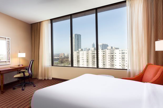 Images Holiday Inn Austin-Town Lake by IHG