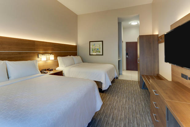 Images Holiday Inn Express & Suites Saugerties - Hudson Valley, an IHG Hotel