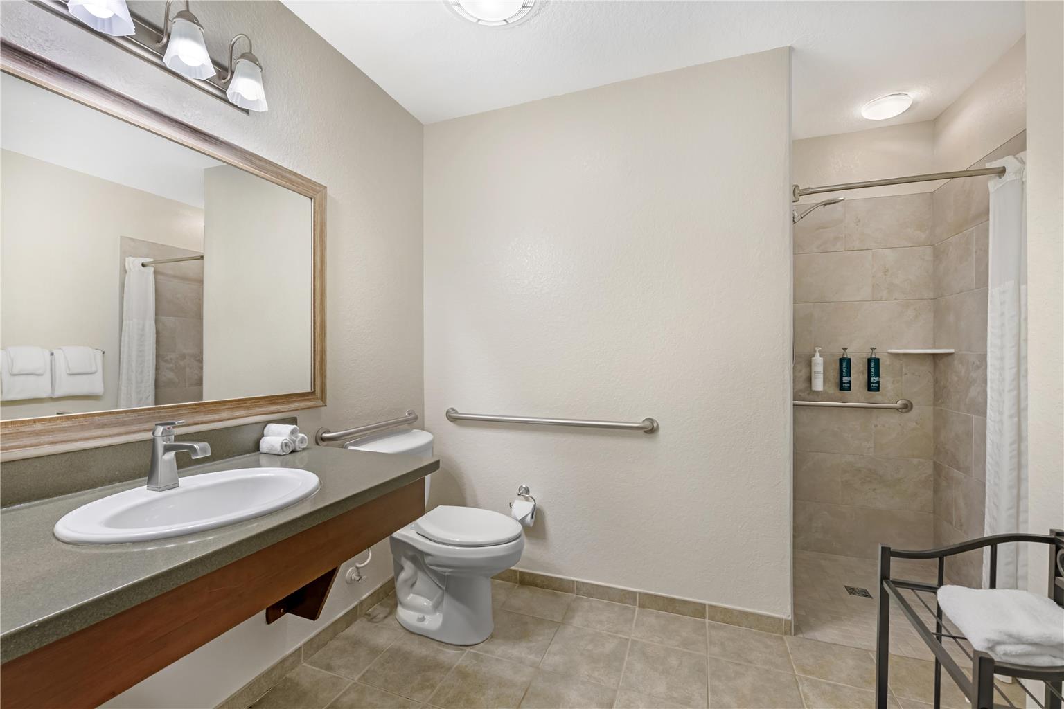Guest room bath 