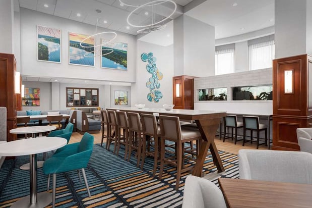 Images Hampton Inn & Suites ATL-Six Flags
