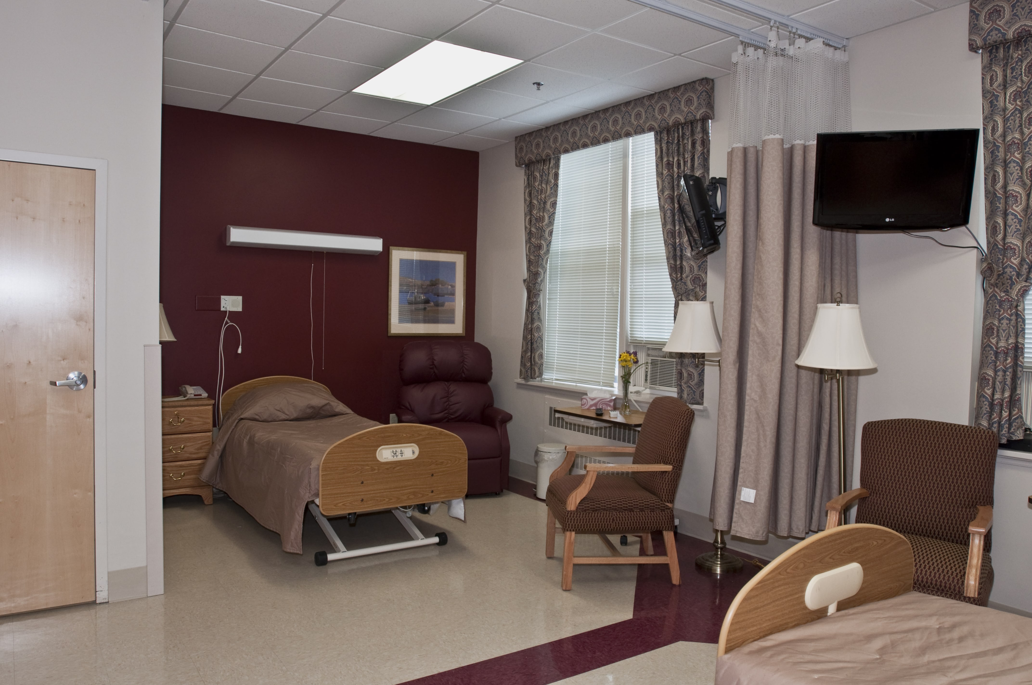 Skilled Nursing Care Facilities Near Me - Millbrae Skilled Care