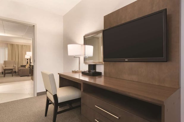 Images Embassy Suites by Hilton Milwaukee Brookfield