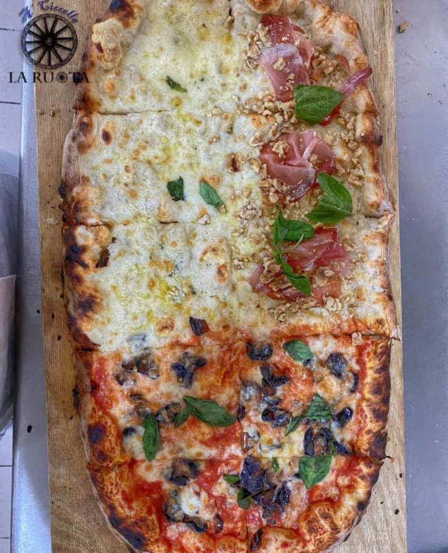 Images Pizzeria La Ruota 1950 " A' Ciccella"