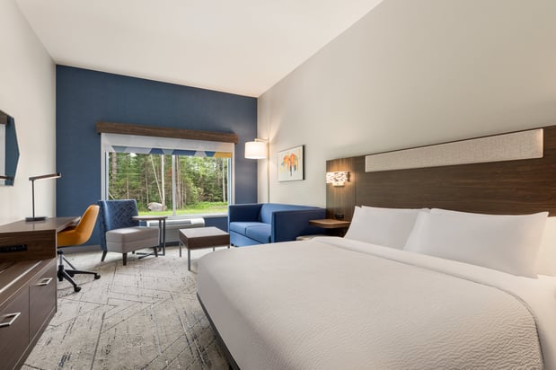 Images Holiday Inn Express & Suites Rhinelander by IHG