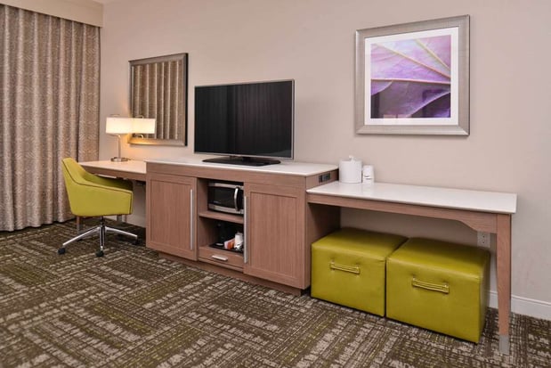 Images Hampton Inn & Suites Dallas Market Center