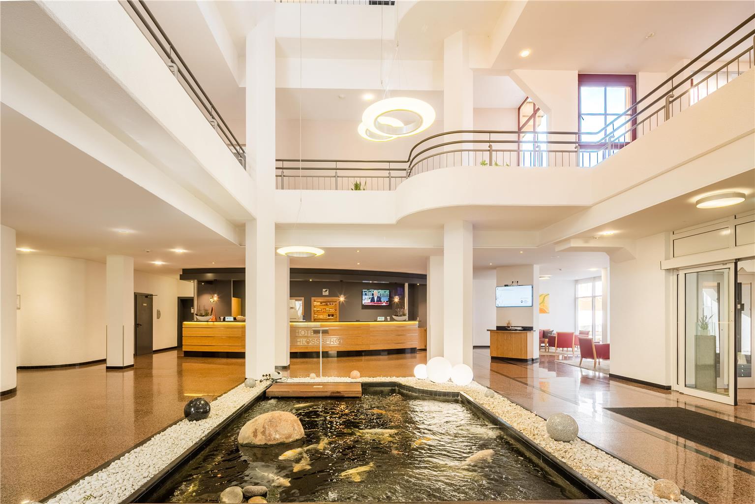 Best Western Plus Hotel Am Schlossberg, Europastrasse 13 in Nuertingen