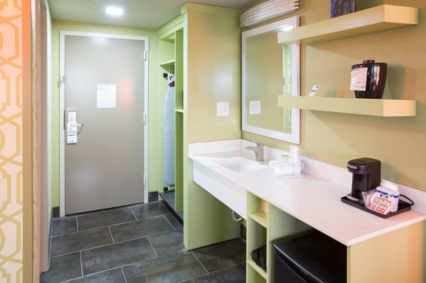 Images Holiday Inn Express Atlanta Galleria-Ballpark Area by IHG
