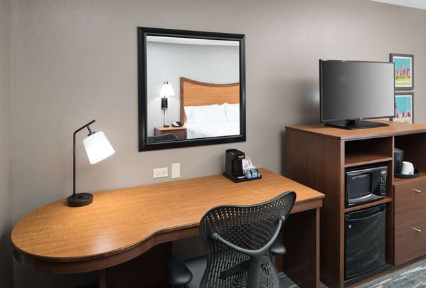 Images Hampton Inn & Suites Chicago-North Shore/Skokie