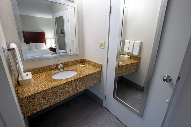 Images Best Western Plus Vermilion River Inn & Suites
