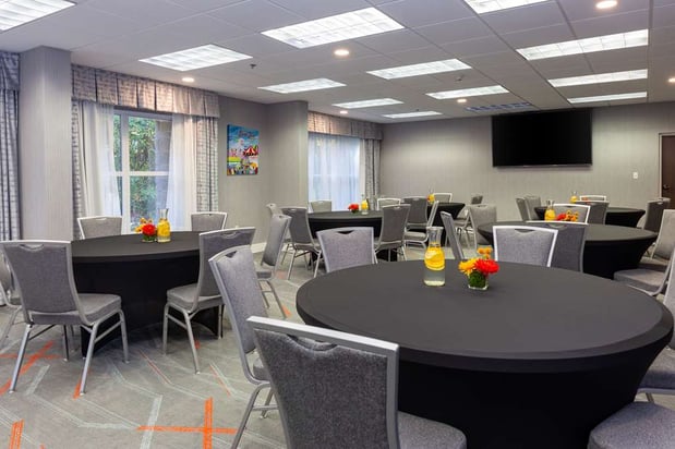 Images Hampton Inn & Suites Raleigh Cary Lenovo Center