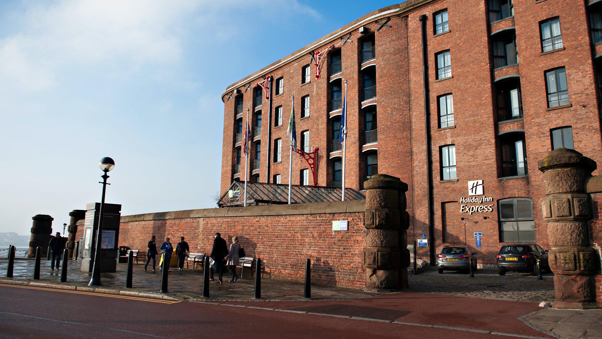 Holiday Inn Express Liverpool - Royal Albert Dock, an IHG Hotel Liverpool 08448 757575