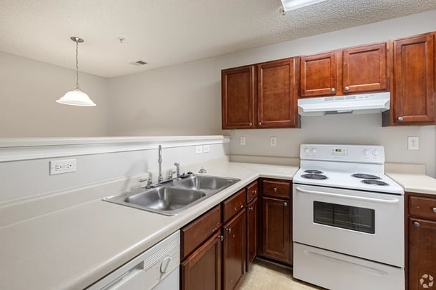Images Cross Creek Apartment Homes