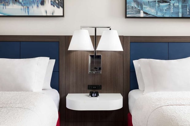 Images Hampton Inn & Suites Baltimore Inner Harbor