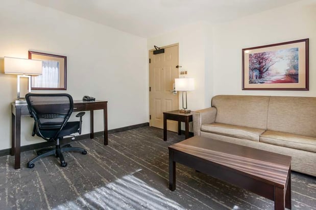 Images Best Western Plus Edmonds Harbor Inn