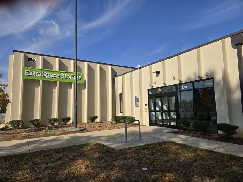 Images Extra Space Storage