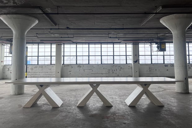 Images SENTIENT Furniture