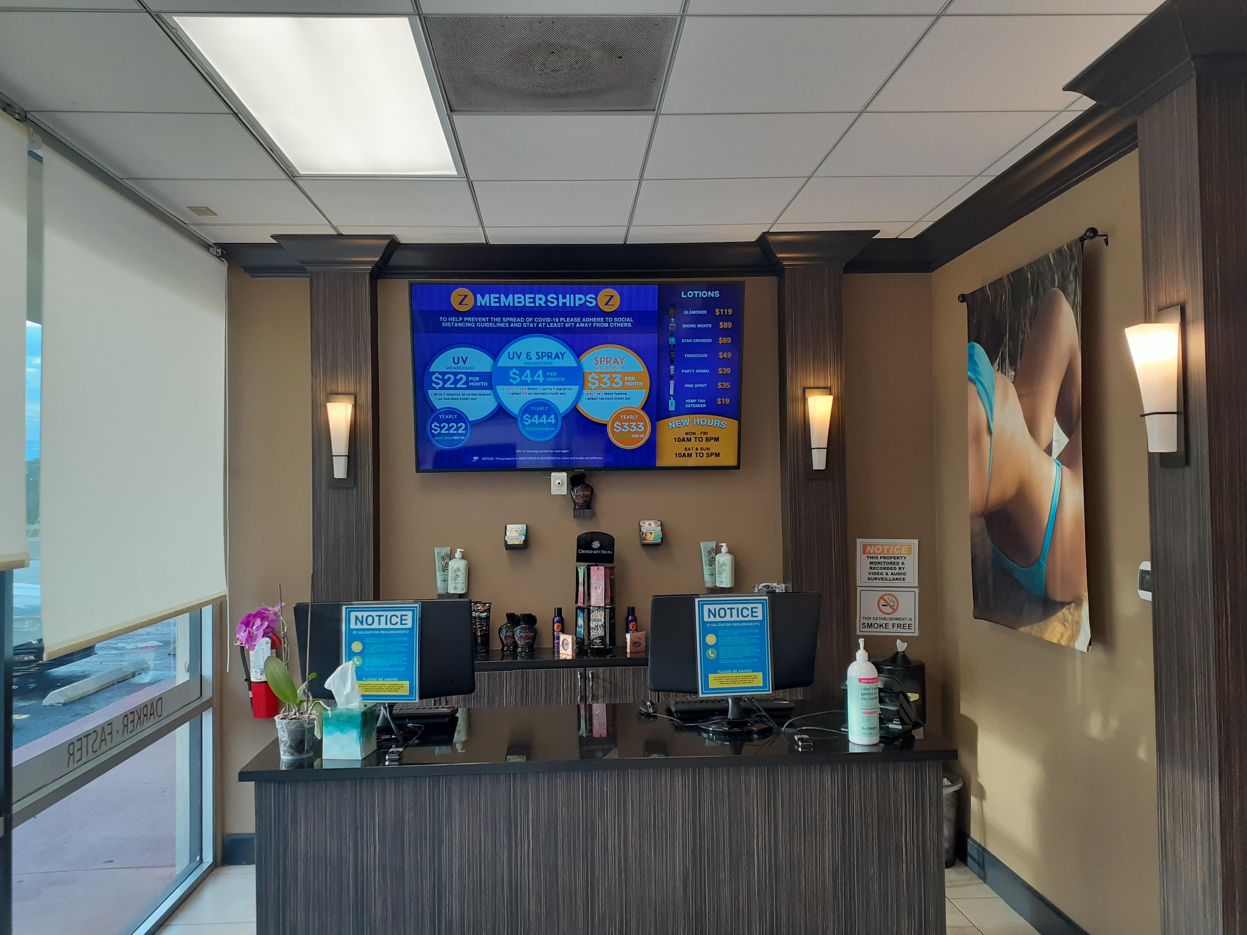 Zoom Tan lobby counter view in Tampa, FL