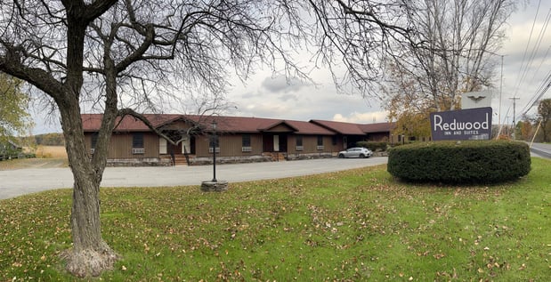 Images Redwood Inn & Suites