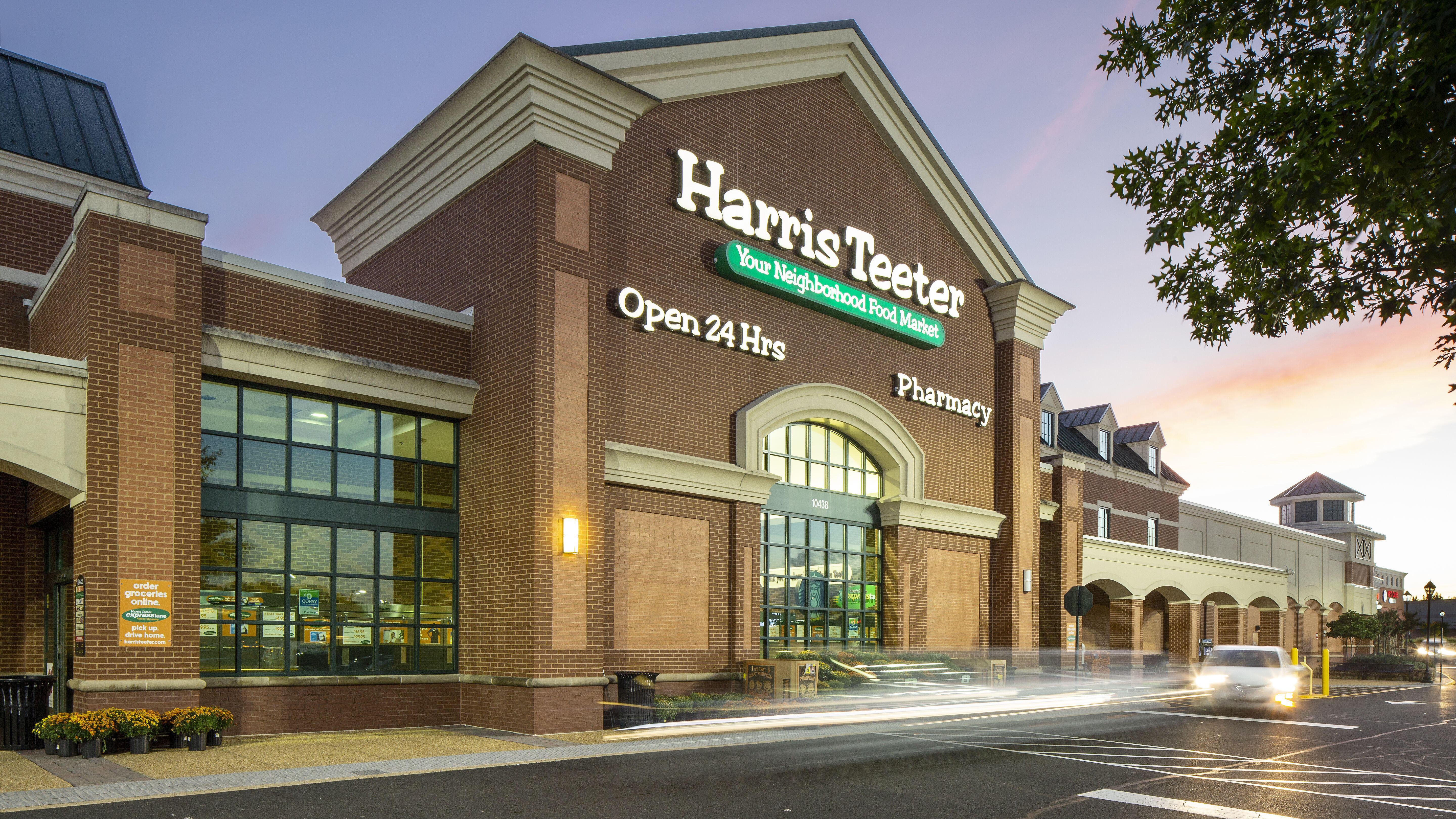 Bristow Center Harris Teeter exterior