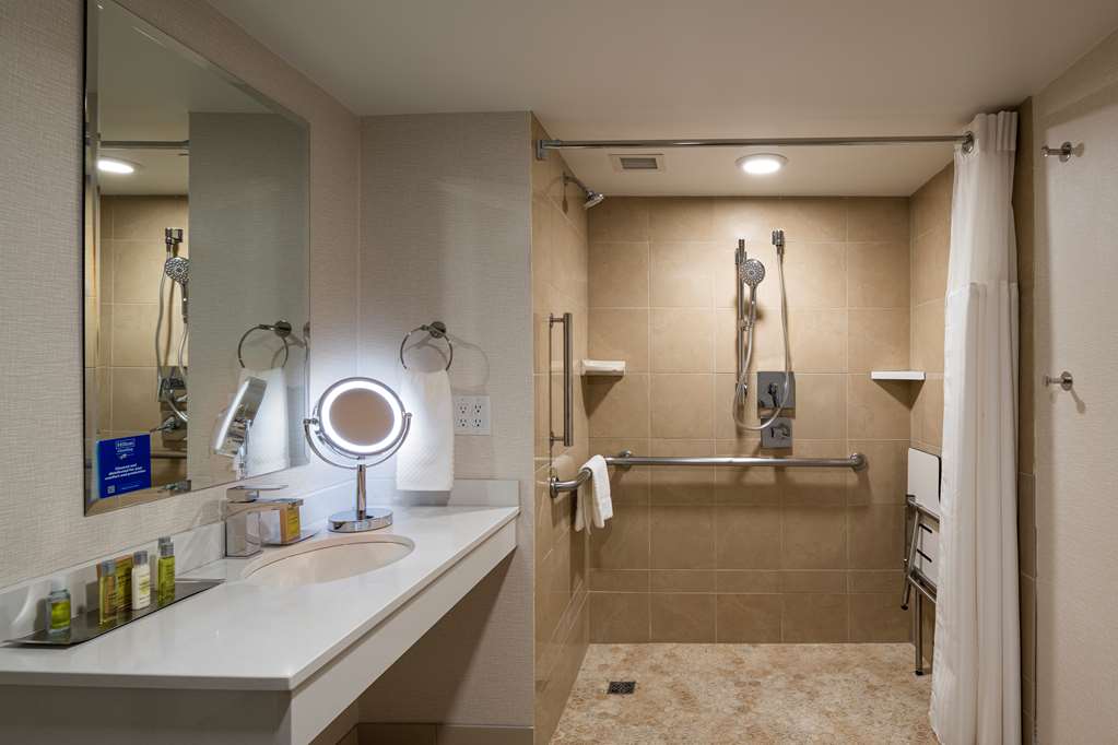Guest room bath DoubleTree by Hilton Madison East Madison (608)244-4703
