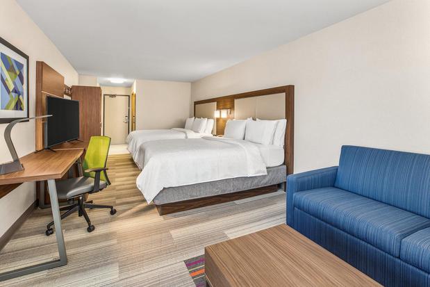Images Holiday Inn Express & Suites Tacoma, an IHG Hotel