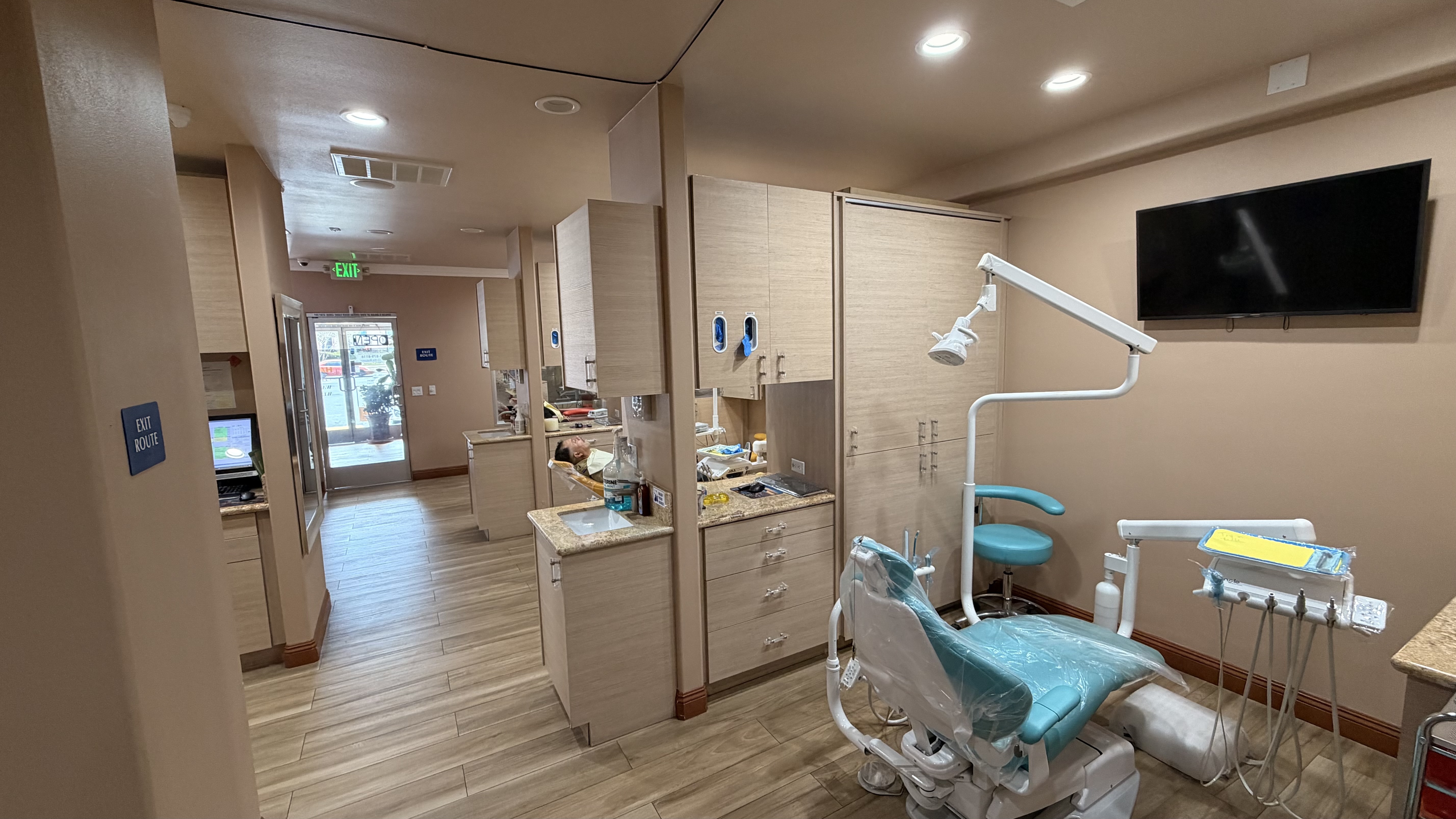 Atención las 24 horas-World Smiles Dental