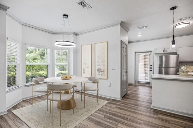 Images Halston World Gateway Apartment Homes