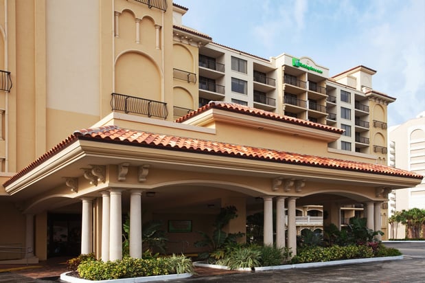 Images Holiday Inn & Suites Clearwater Beach by IHG