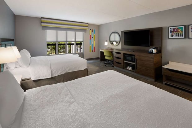 Images Hampton Inn & Suites Fredericksburg-at Celebrate Virginia