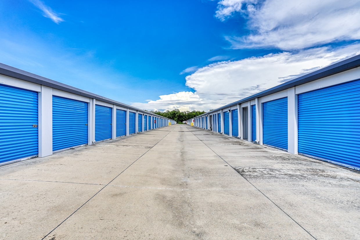smartstop-lady-lake-florida-175-rolling-acres-rd-wide-lane-drive-up-storage-units