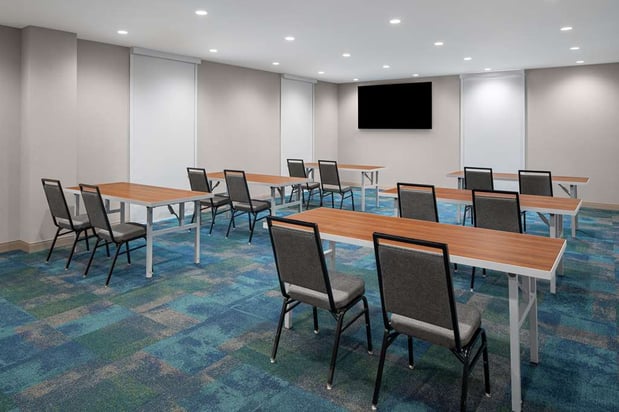 Images Home2 Suites Des Moines at Drake University