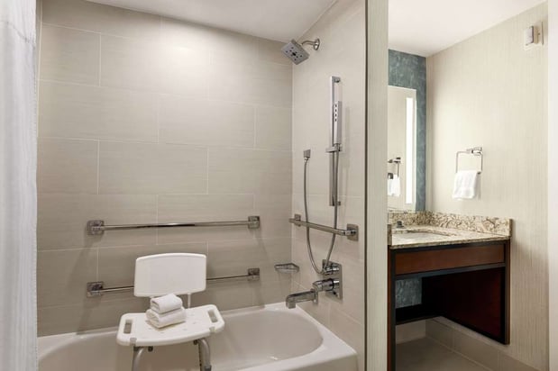 Images Hilton Garden Inn Carlsbad Beach