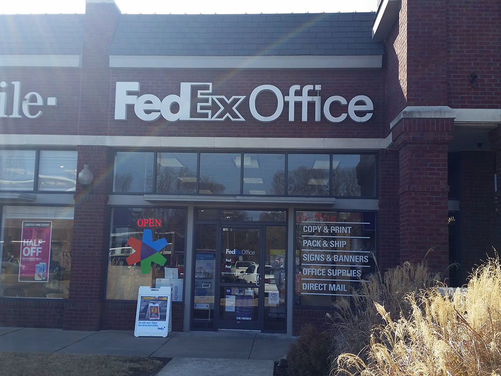 Exterior photo of FedEx Office location at 3295 Poplar Ave\t Print quickly and easily in the self-service area at the FedEx Office location 3295 Poplar Ave from email, USB, or the cloud\t FedEx Office Print & Go near 3295 Poplar Ave\t Shipping boxes and packing services available at FedEx Office 3295 Poplar Ave\t Get banners, signs, posters and prints at FedEx Office 3295 Poplar Ave\t Full service printing and packing at FedEx Office 3295 Poplar Ave\t Drop off FedEx packages near 3295 Poplar Ave\t FedEx shipping near 3295 Poplar Ave
